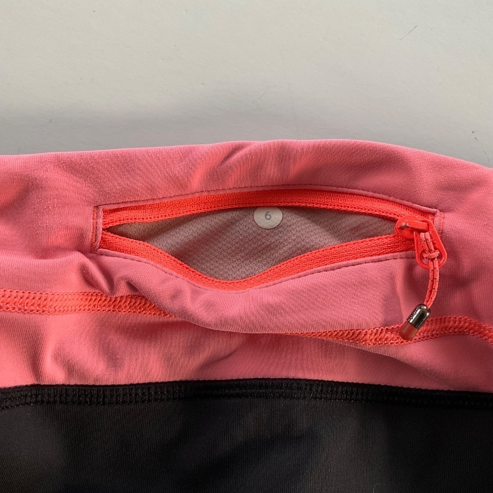 Lululemon Speed Up Black Leggings Sz 6 Coral Pink Zip Pocket  Ruched Ankle Gym - Picture 3 of 13